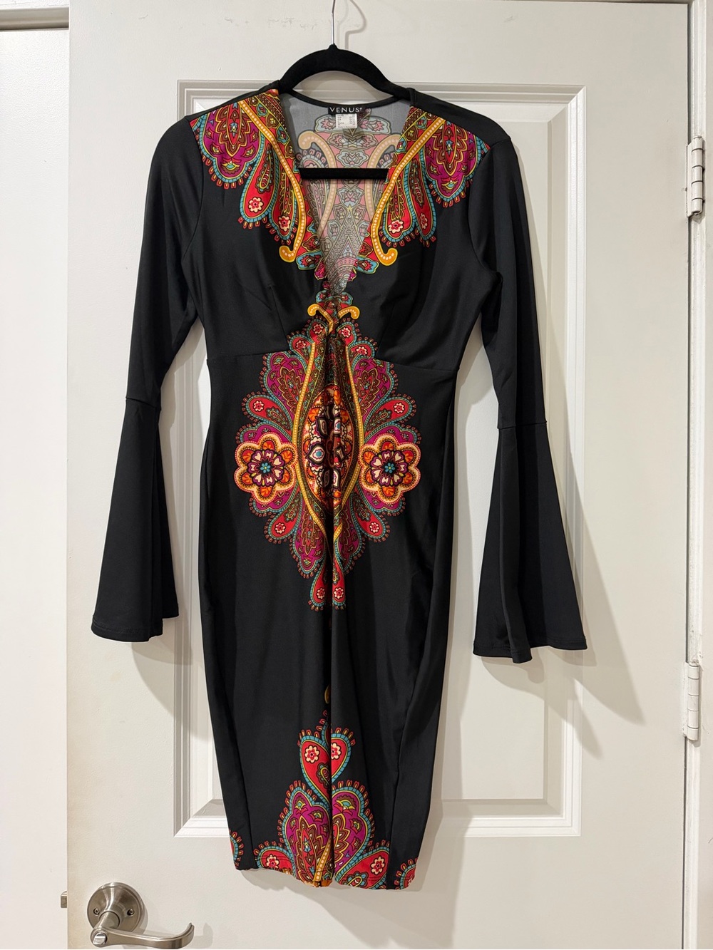 Venus Women’s Black Paisley Print Long Sleeve Midi Dress – Size XS